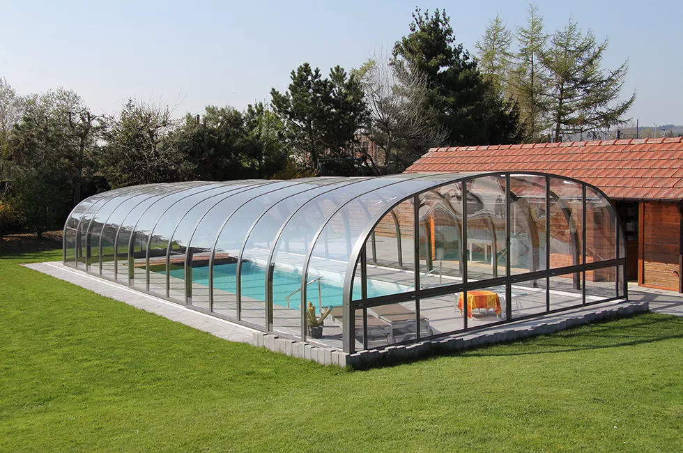Piscine RivieraPool & Abri Vöroka Magellan à Mariembourg
