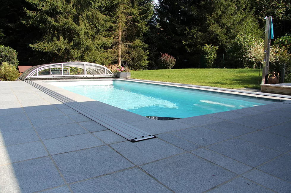 Piscine RivieraPool & Abri Vöroka Vision près de Couvin