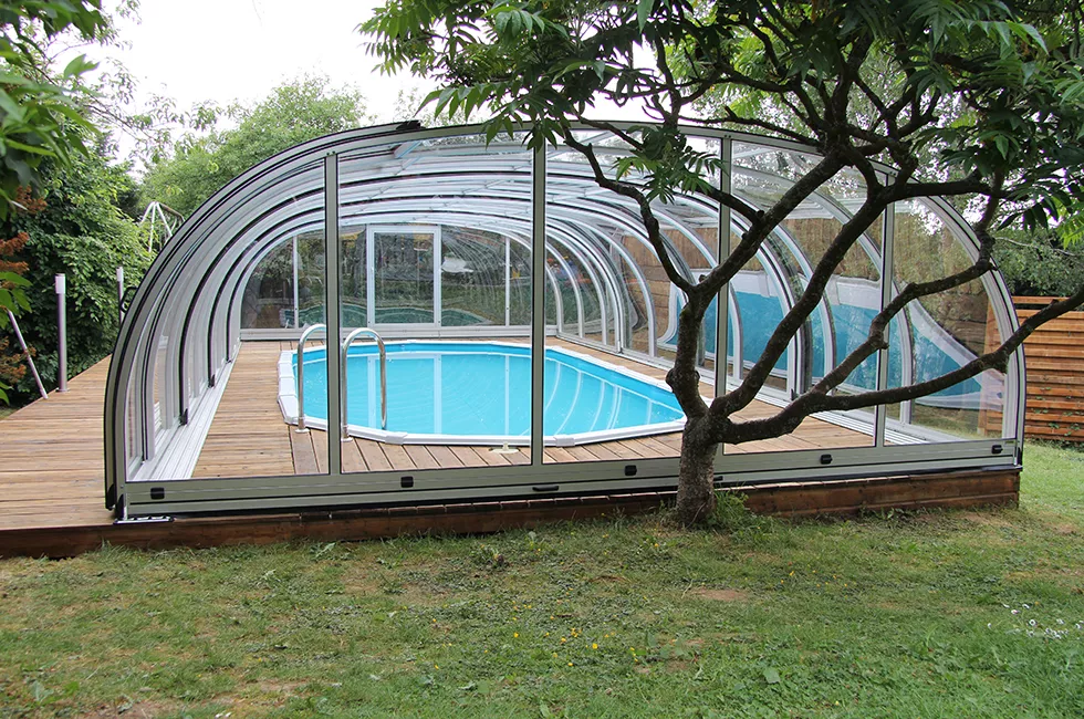 Abri de piscine Vöroka Magellan dans la région de Chimay