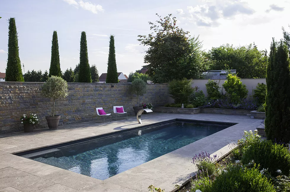 Installation d'une piscine préfabriquée RivieraPool