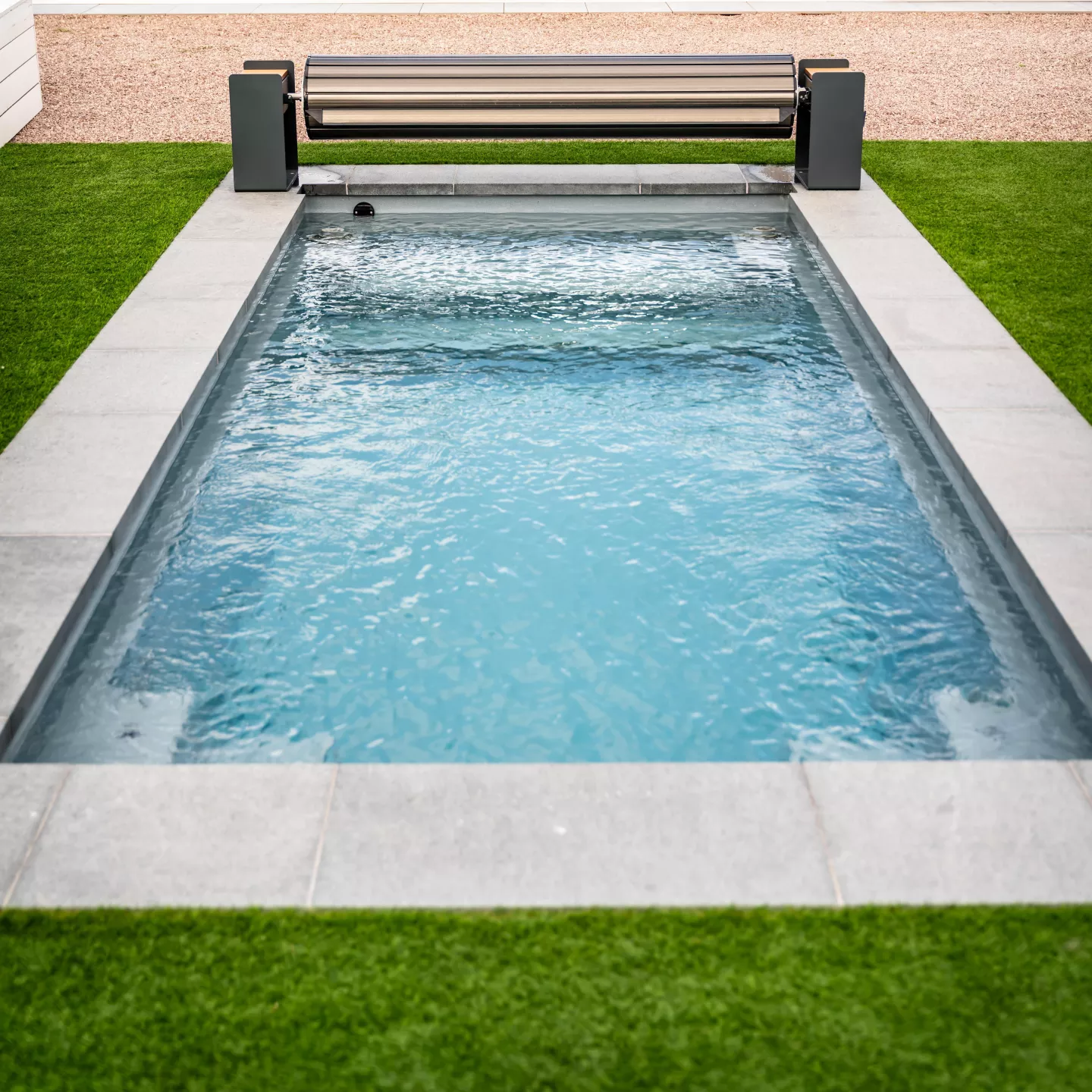 Mini piscine Pascal Riche avec volet à enroulement