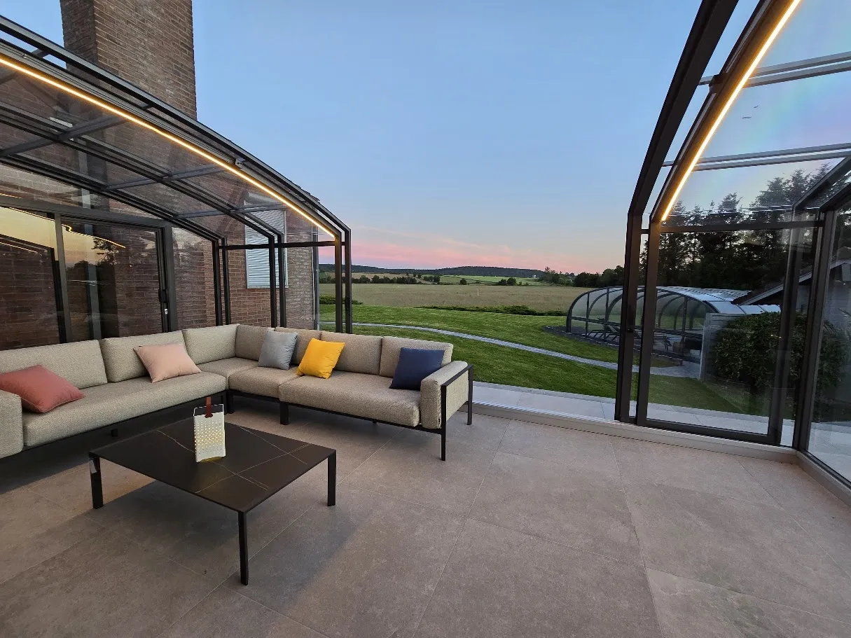 Véranda solaire coulissante en showroom