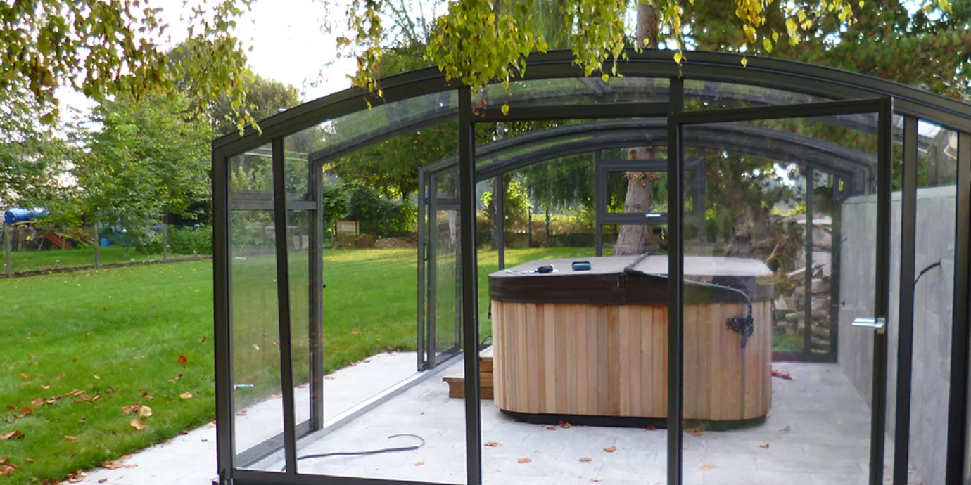 Abri de spa Vöroka extérieur
