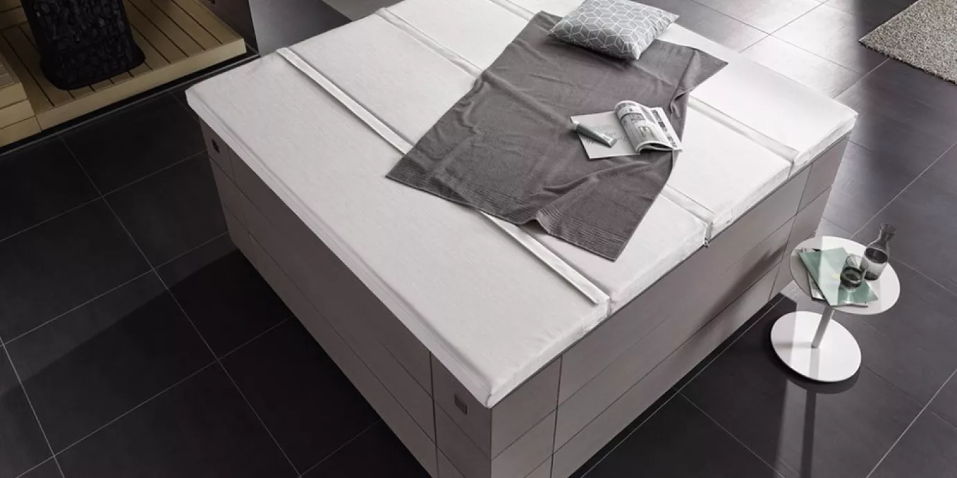 Installation d'un spa portable futuriste chez un client