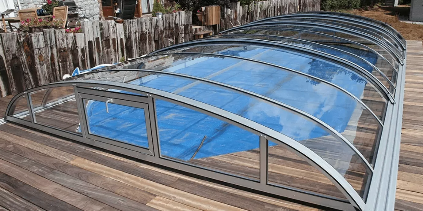 Abri de piscine bas Vôroka Vision
