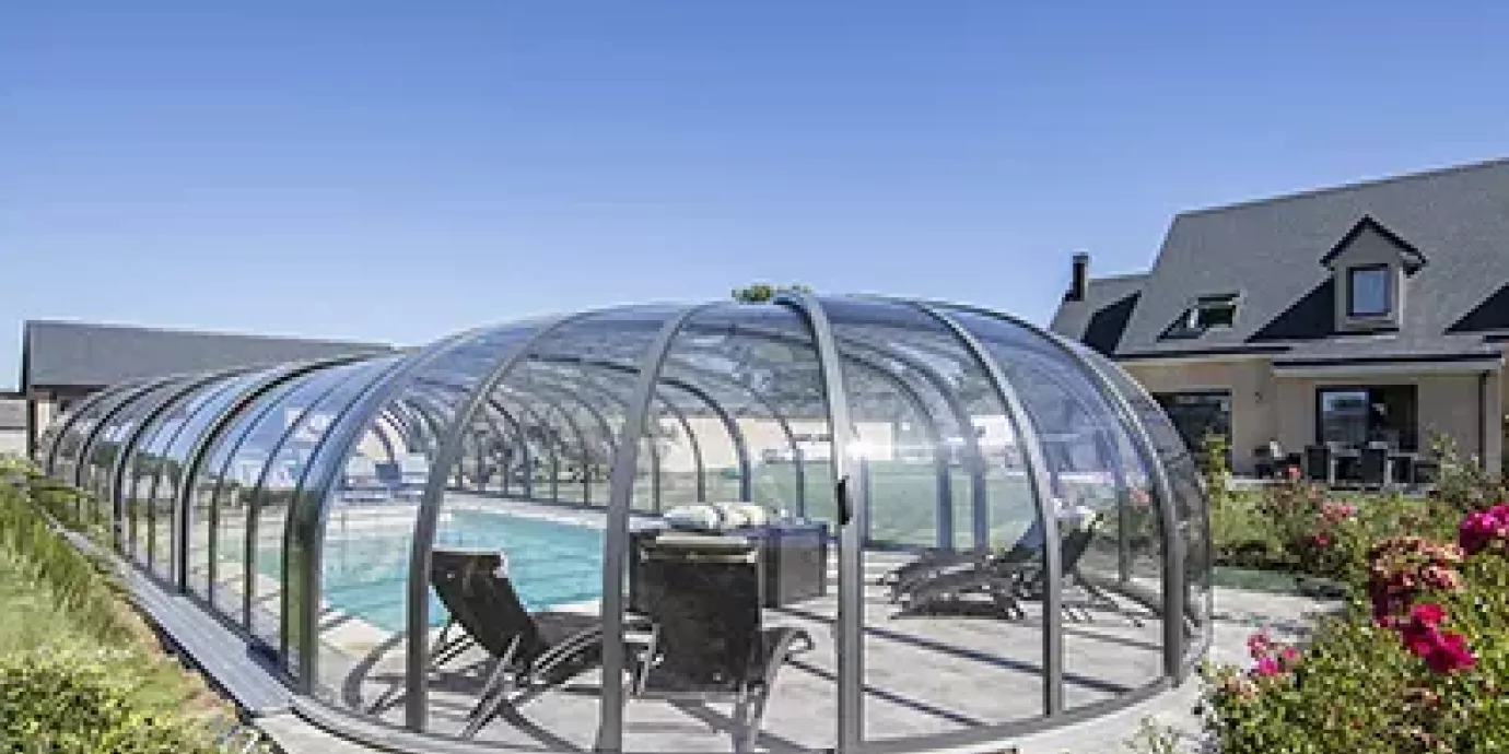 Abri de piscine Vöroka Sublim 