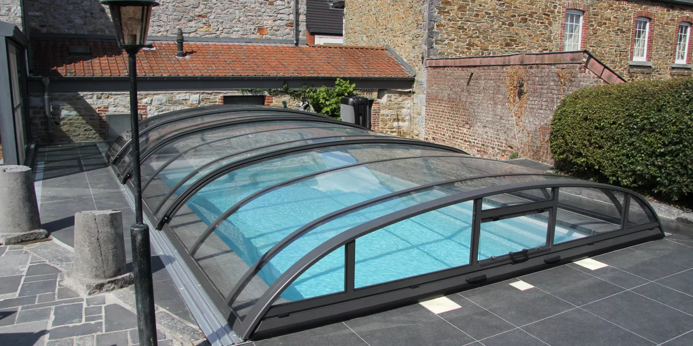 Piscine abri de piscine