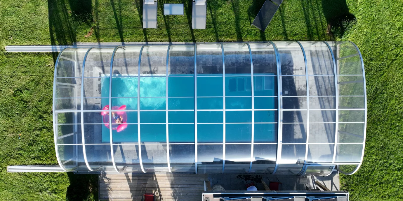 Abri de piscine Pascal Riche à Couvin