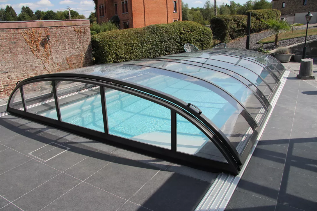 Abri de piscine bas