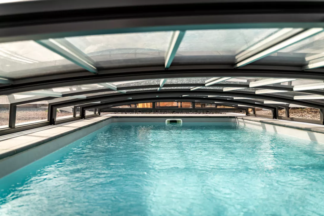 Abri de piscine bas