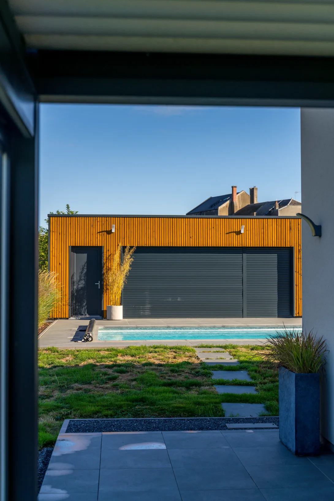 piscine-prefabriquee-mon-de-pra.jpg